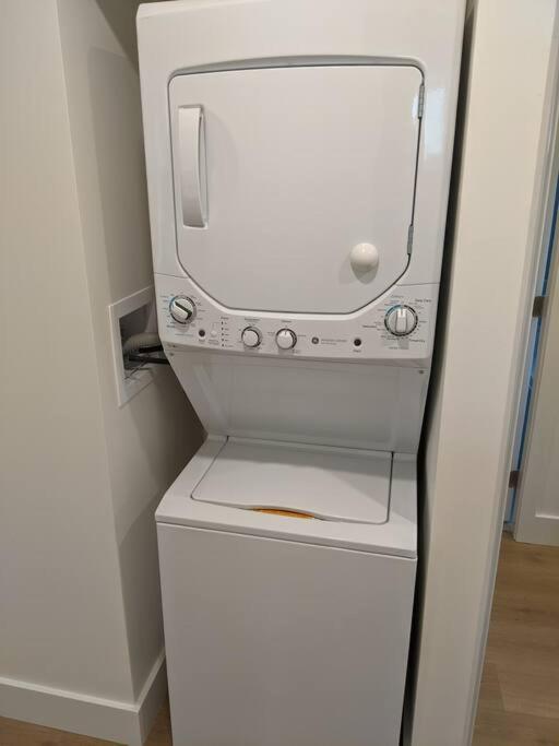 Bright Modern 1Br Suite In Sooke Village Core المظهر الخارجي الصورة