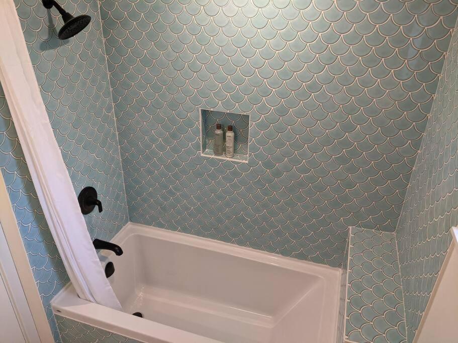 Bright Modern 1Br Suite In Sooke Village Core المظهر الخارجي الصورة