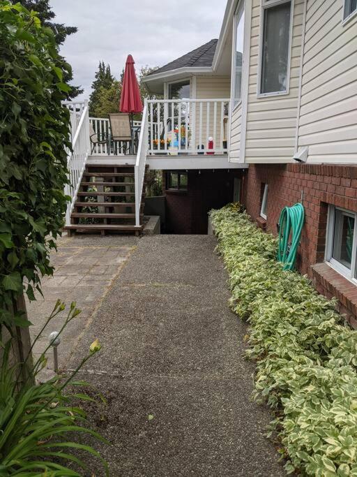 Bright Modern 1Br Suite In Sooke Village Core المظهر الخارجي الصورة
